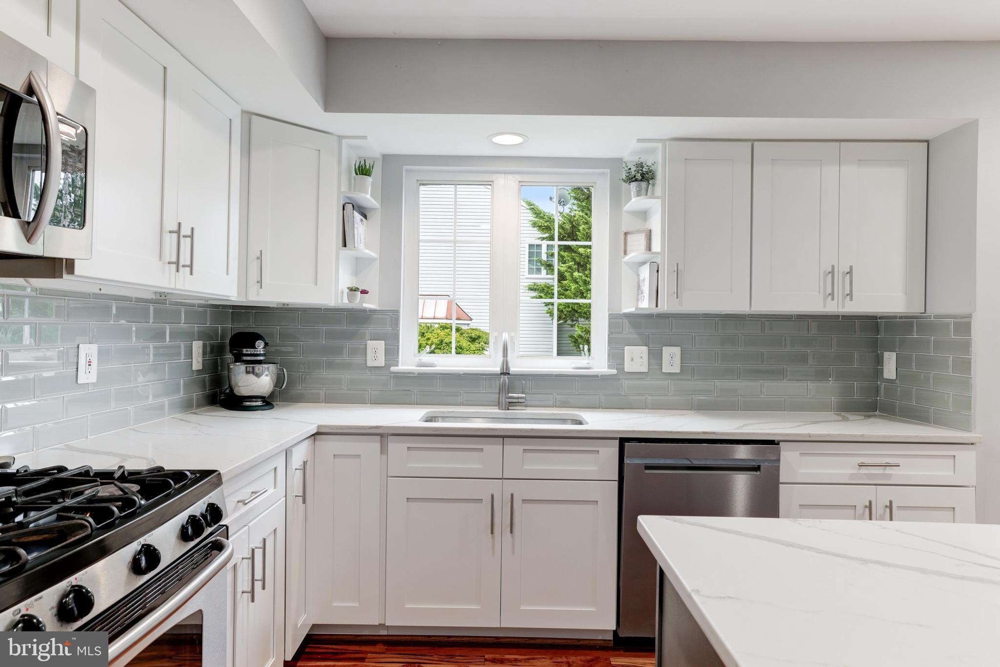 20751 Fenwick Drive Ashburn, VA 20147 - Photo 11 of 52 Kitchen