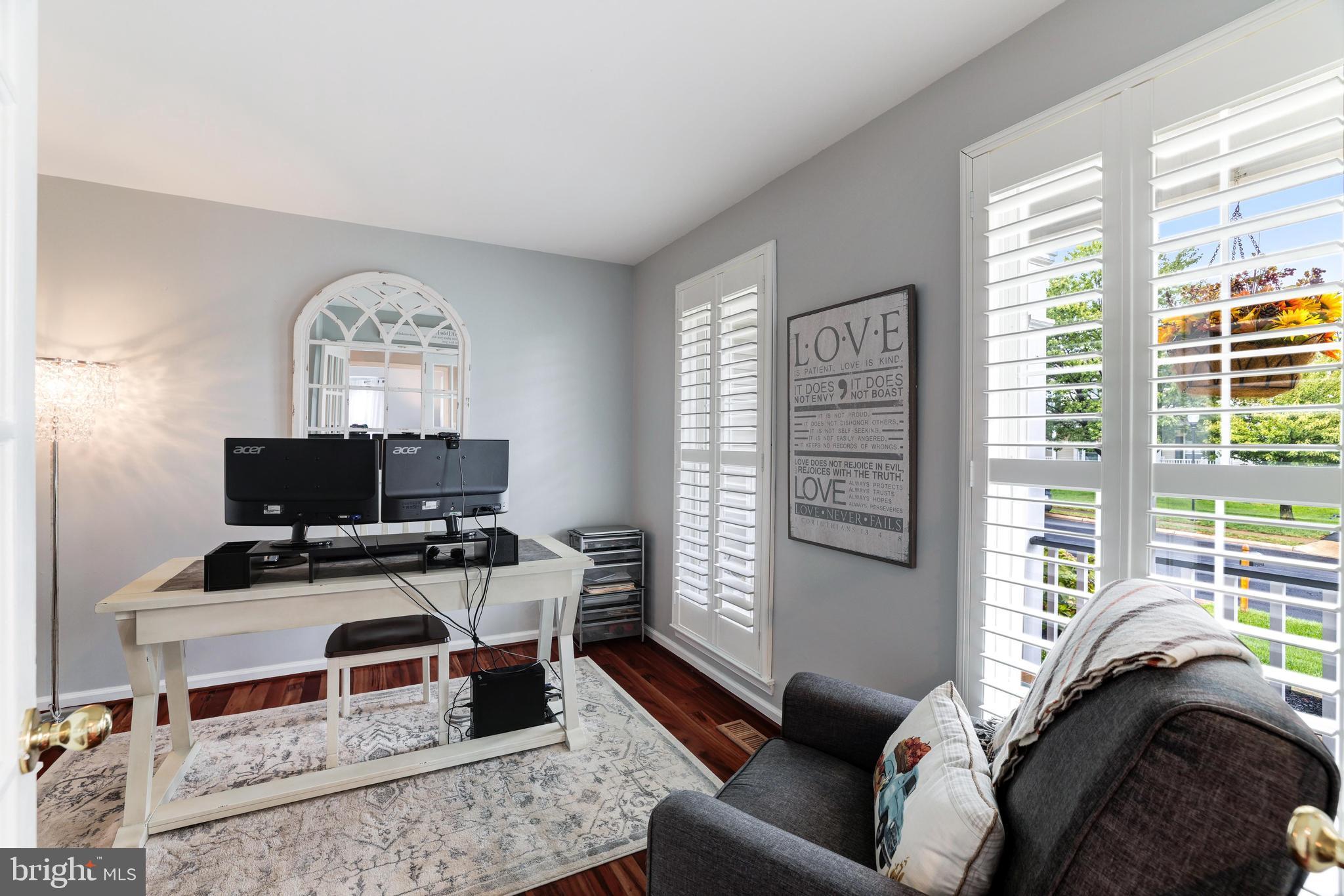 20751 Fenwick Drive Ashburn, VA 20147 - Photo 21 of 52 Main Level Office