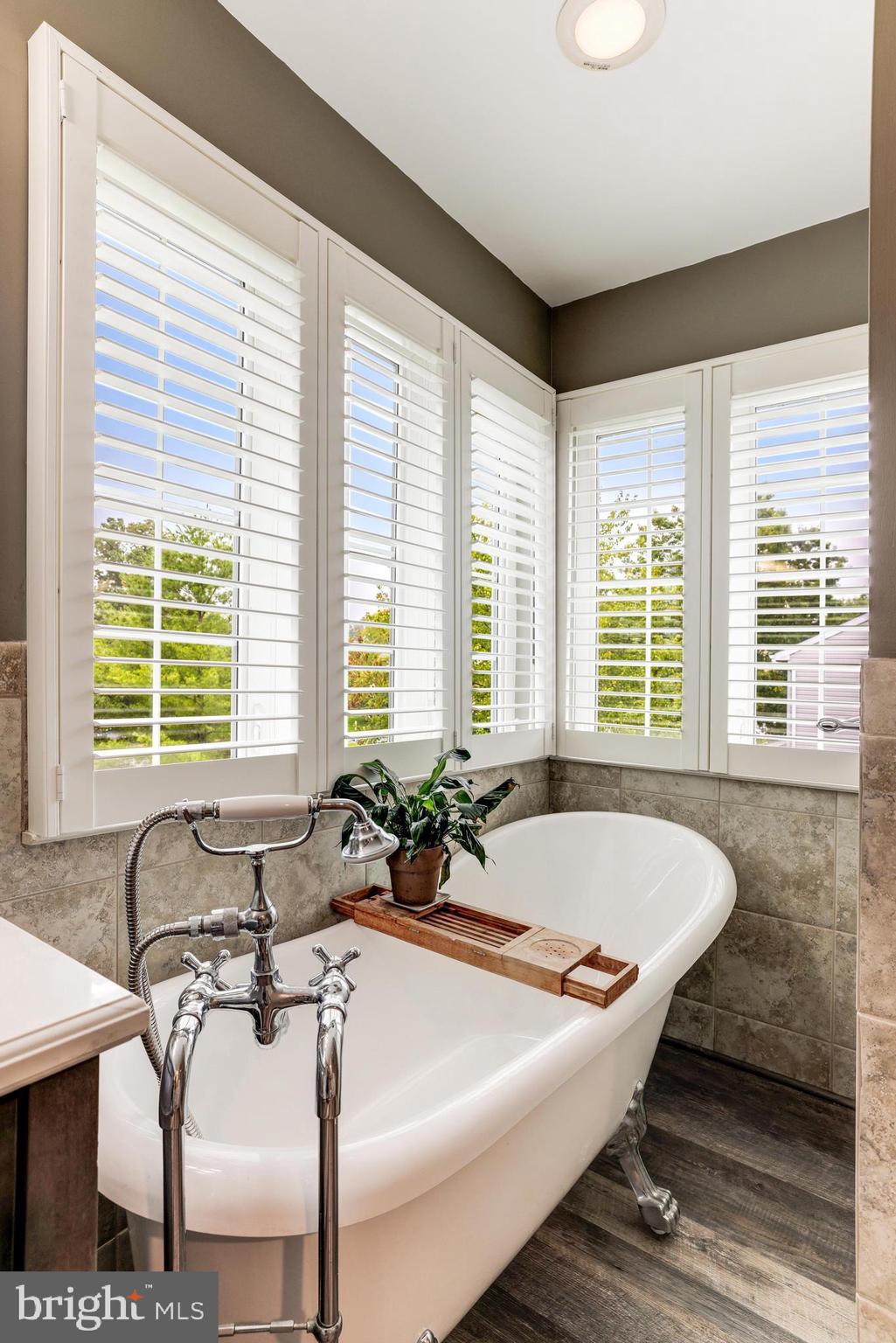 20751 Fenwick Drive Ashburn, VA 20147 - Photo 26 of 52 Primary Bath