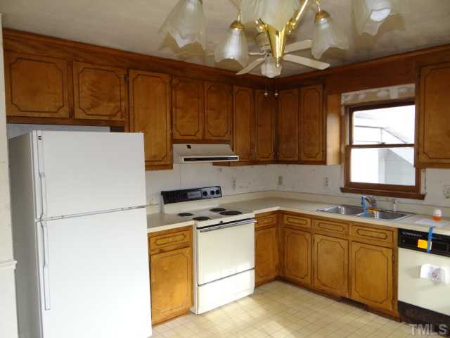 1924 Ranch Mill Circle Raleigh, NC 27610 - Photo 4 of 12 Gallery Image 4