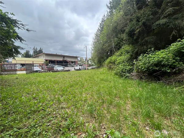 $210,000 | 6325-xx Evergreen Way, Everett, WA 98203