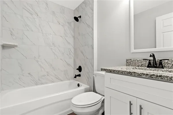 $304,900 | 605 Abarth Avenue, Sebring, FL 33872