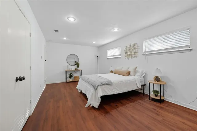 $349,900 | 1310 West Cedar Street, Arlington, TX 76012