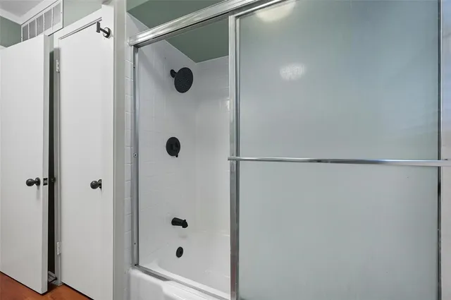 $349,900 | 1310 West Cedar Street, Arlington, TX 76012