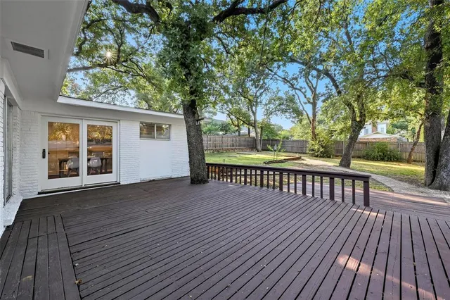 $349,900 | 1310 West Cedar Street, Arlington, TX 76012