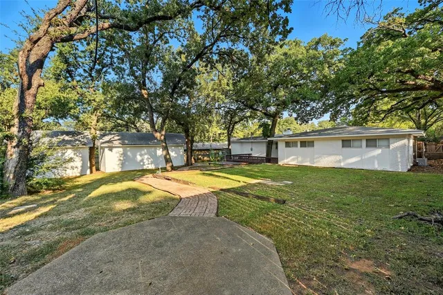 $349,900 | 1310 West Cedar Street, Arlington, TX 76012
