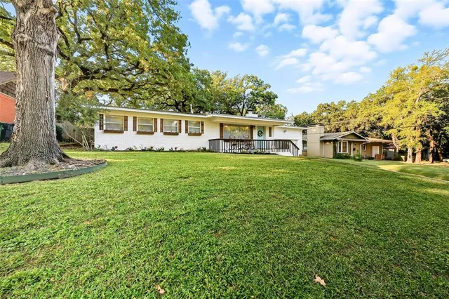 $349,900 | 1310 West Cedar Street, Arlington, TX 76012