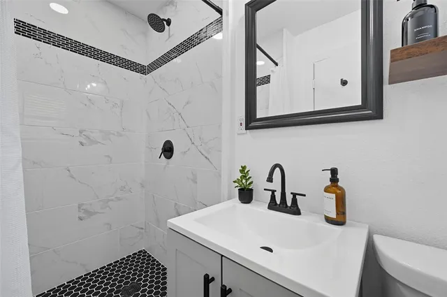 $349,900 | 1310 West Cedar Street, Arlington, TX 76012