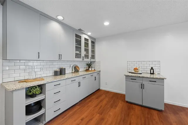 $349,900 | 1310 West Cedar Street, Arlington, TX 76012