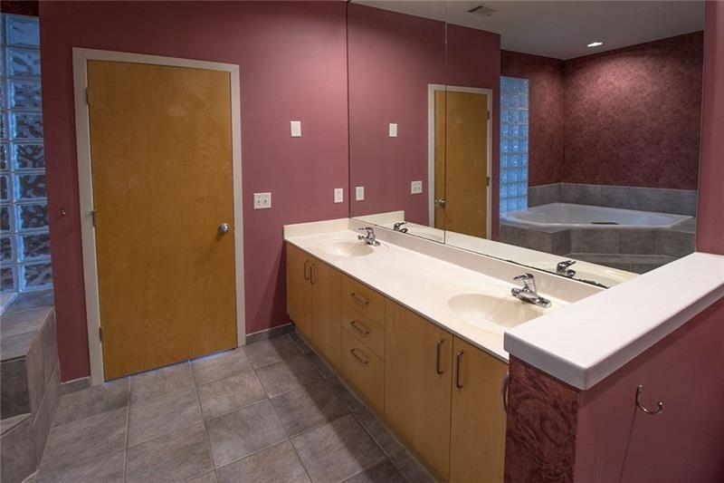 1255 Apple Valley Road Northeast Atlanta, GA 30319 - Photo 24 of 37