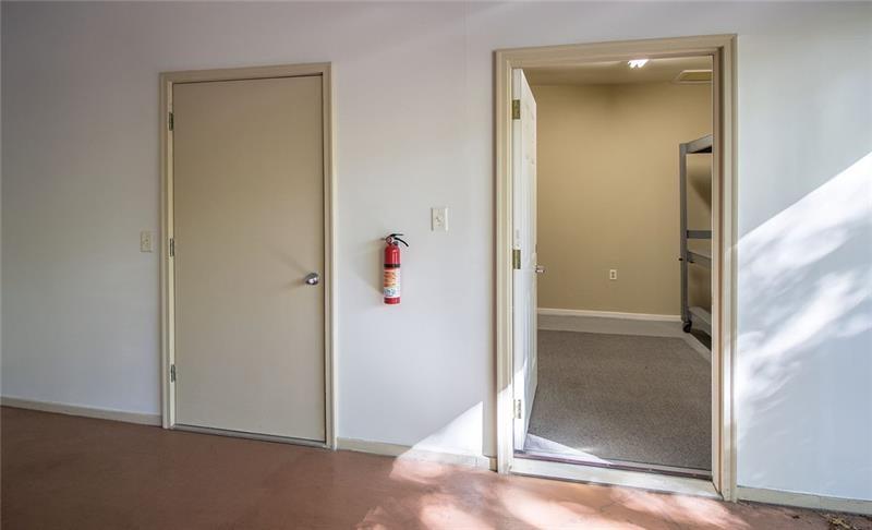 1255 Apple Valley Road Northeast Atlanta, GA 30319 - Photo 34 of 37