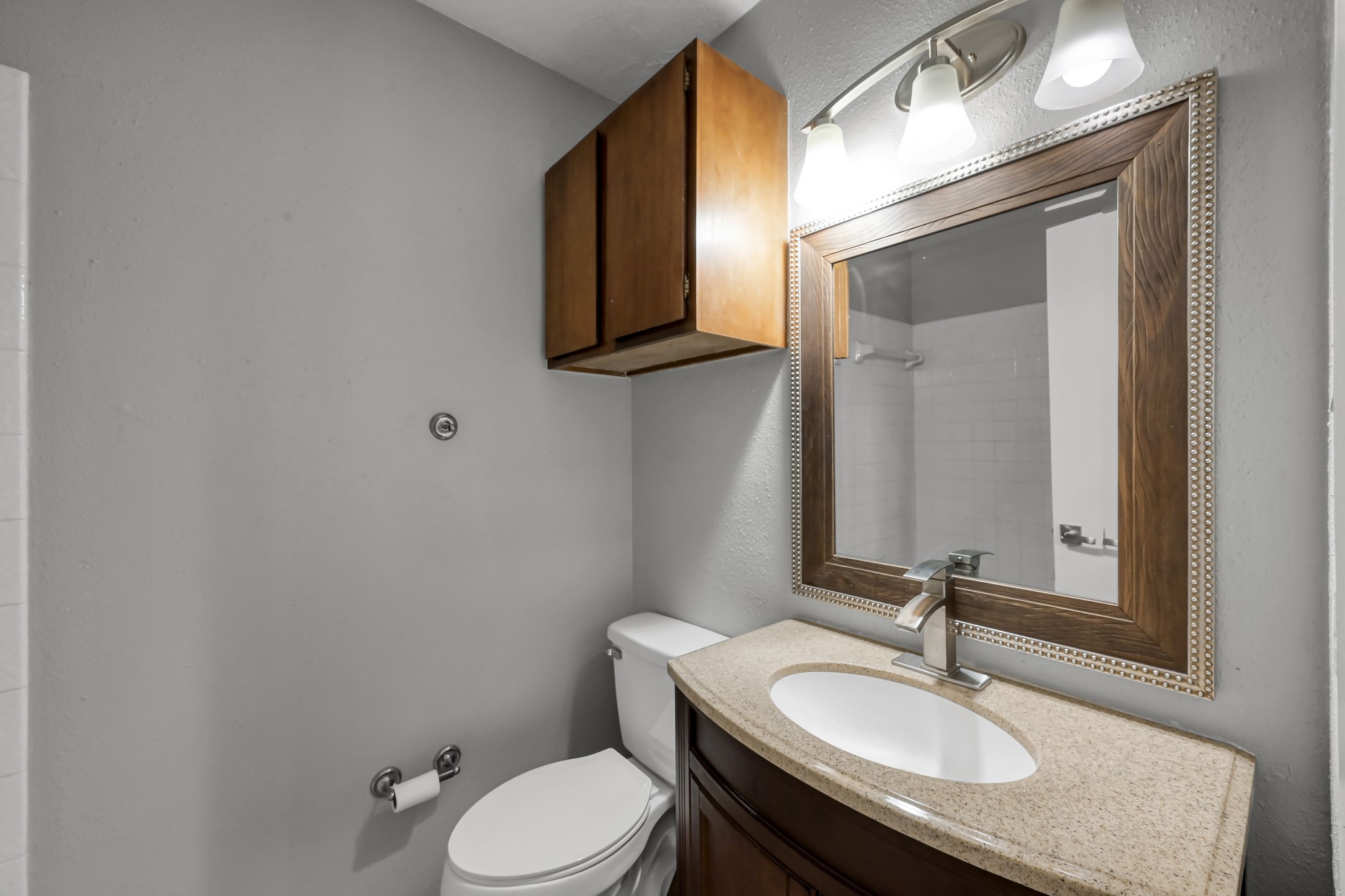 12900 Walden Road, Unit 1010J Montgomery, TX 77356 - Photo 18 of 24 Upstairs Bathroom 2