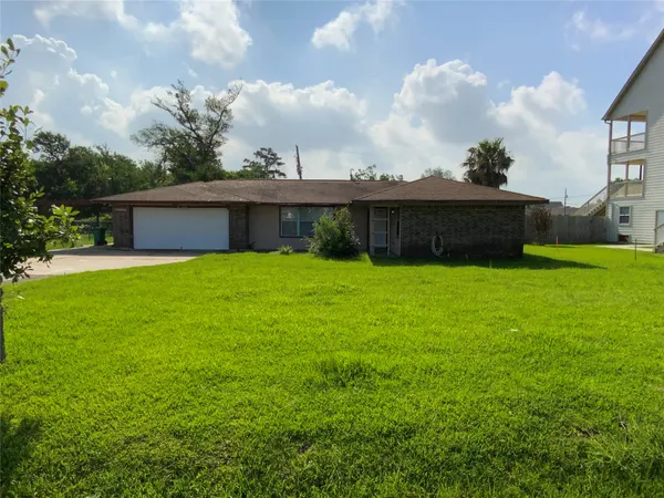$1,495 | 515 South Burnett Drive, Baytown, TX 77520