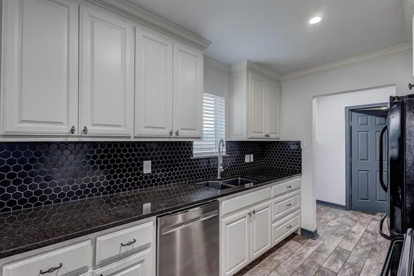 $2,475 | 2540 Prichard Lane, Dallas, TX 75227