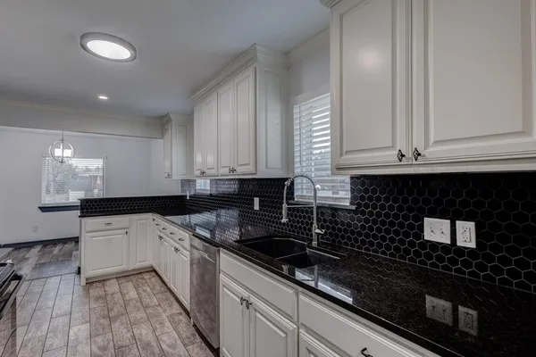 $2,475 | 2540 Prichard Lane, Dallas, TX 75227