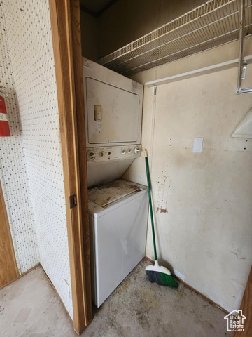 1663 Airport Road Manila, UT 84046 - Photo 10 of 36 Laundry in Kitchen with pantry
