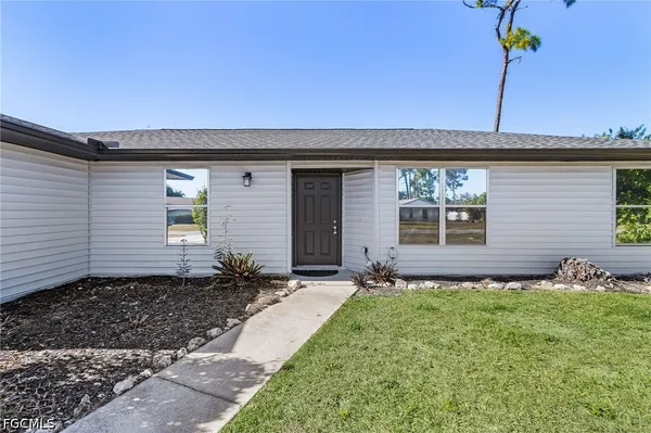 $2,750 | 17176 Phlox Drive, Fort Myers, FL 33967