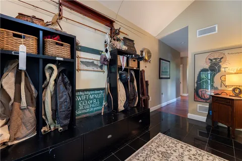 $3,600,000 | 365 Boston Neck Road, Narragansett, RI 02882