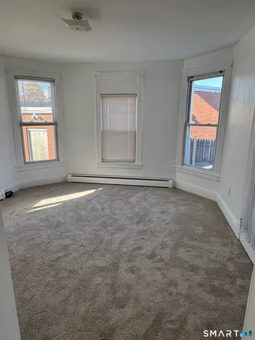 $1,075 | 183 East Main Street, Middletown, CT 06457