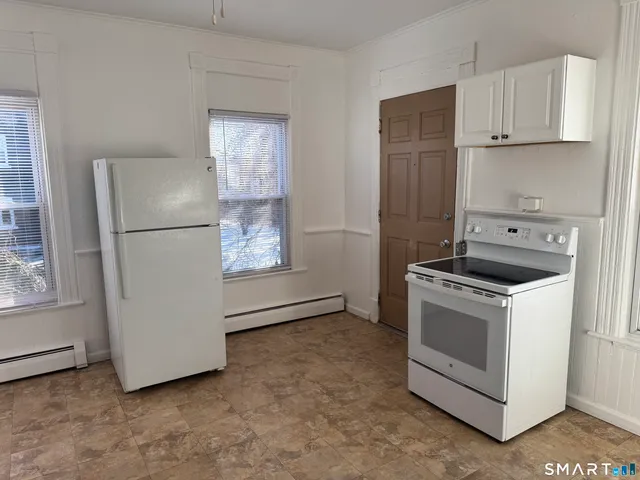 $1,075 | 183 East Main Street, Middletown, CT 06457