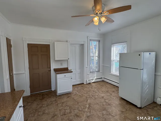 $1,075 | 183 East Main Street, Middletown, CT 06457