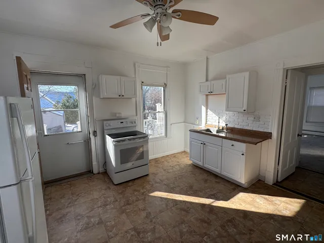 $1,075 | 183 East Main Street, Middletown, CT 06457