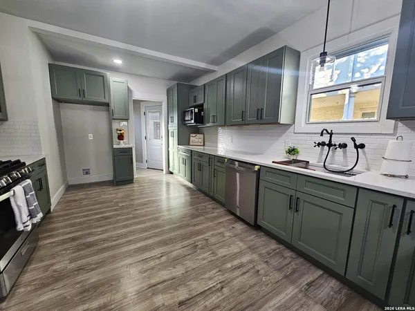 $344,900 | 624 South Austin Street, Seguin, TX 78155