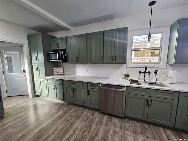 $344,900 | 624 South Austin Street, Seguin, TX 78155