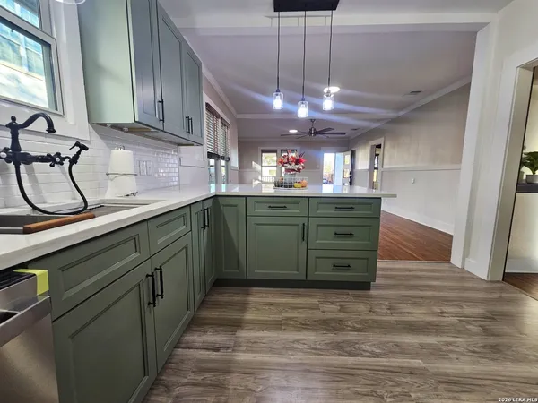 $344,900 | 624 South Austin Street, Seguin, TX 78155