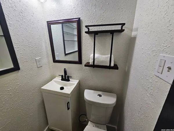 $344,900 | 624 South Austin Street, Seguin, TX 78155