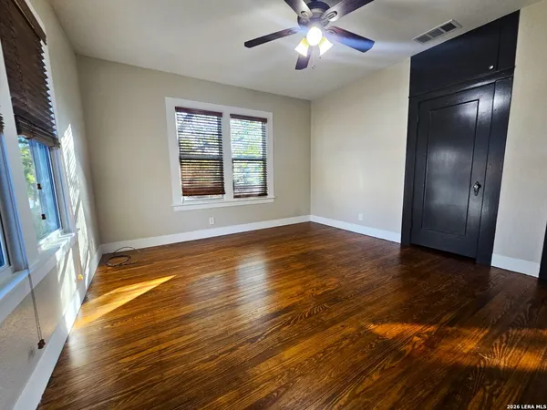 $344,900 | 624 South Austin Street, Seguin, TX 78155