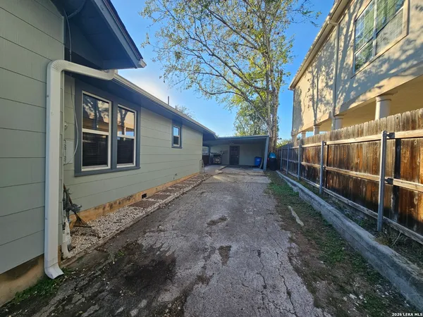 $344,900 | 624 South Austin Street, Seguin, TX 78155