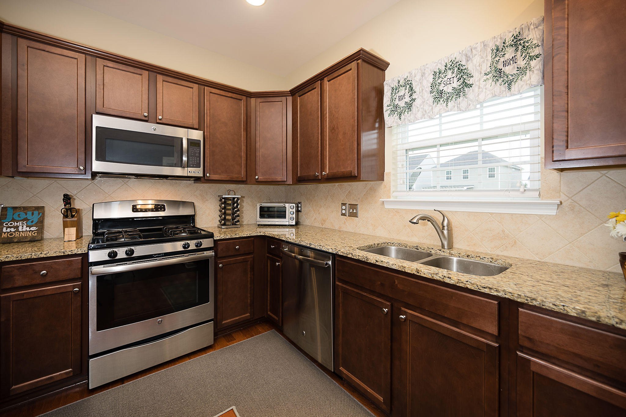 324 Beautyberry Road Summerville, SC 29486 - Photo 13 of 57 Granite