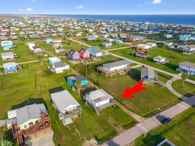 $225,000 | 514 Texas Street, Surfside Beach, TX 77541
