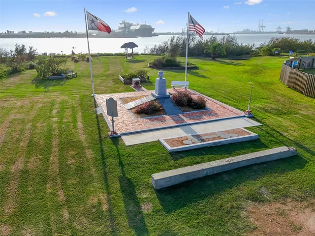 $225,000 | 514 Texas Street, Surfside Beach, TX 77541