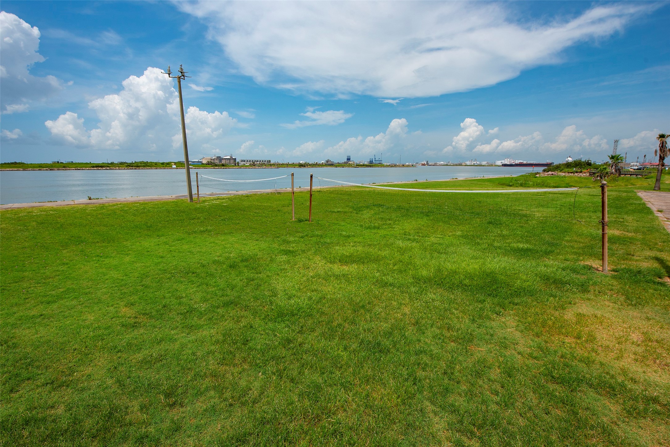 514 Texas Street Surfside Beach, TX 77541 - Photo 33 of 42