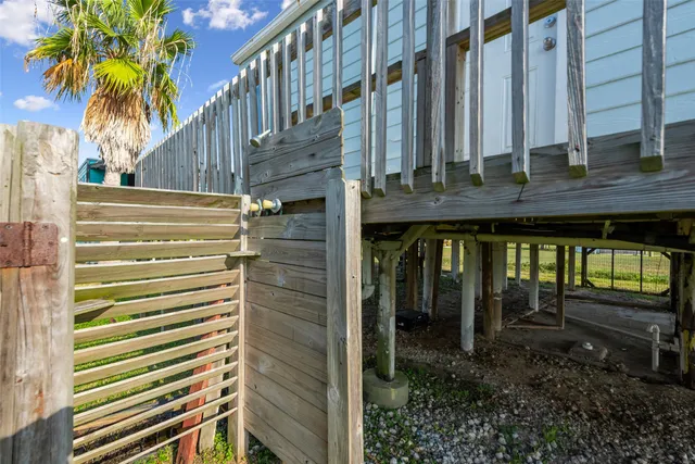 $225,000 | 514 Texas Street, Surfside Beach, TX 77541