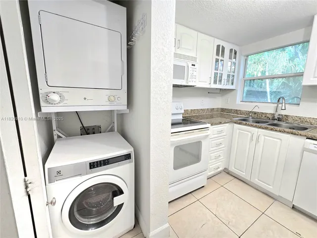 $3,250 | 1152 99th Street, Unit 28, Bay Harbor Islands, FL 33154