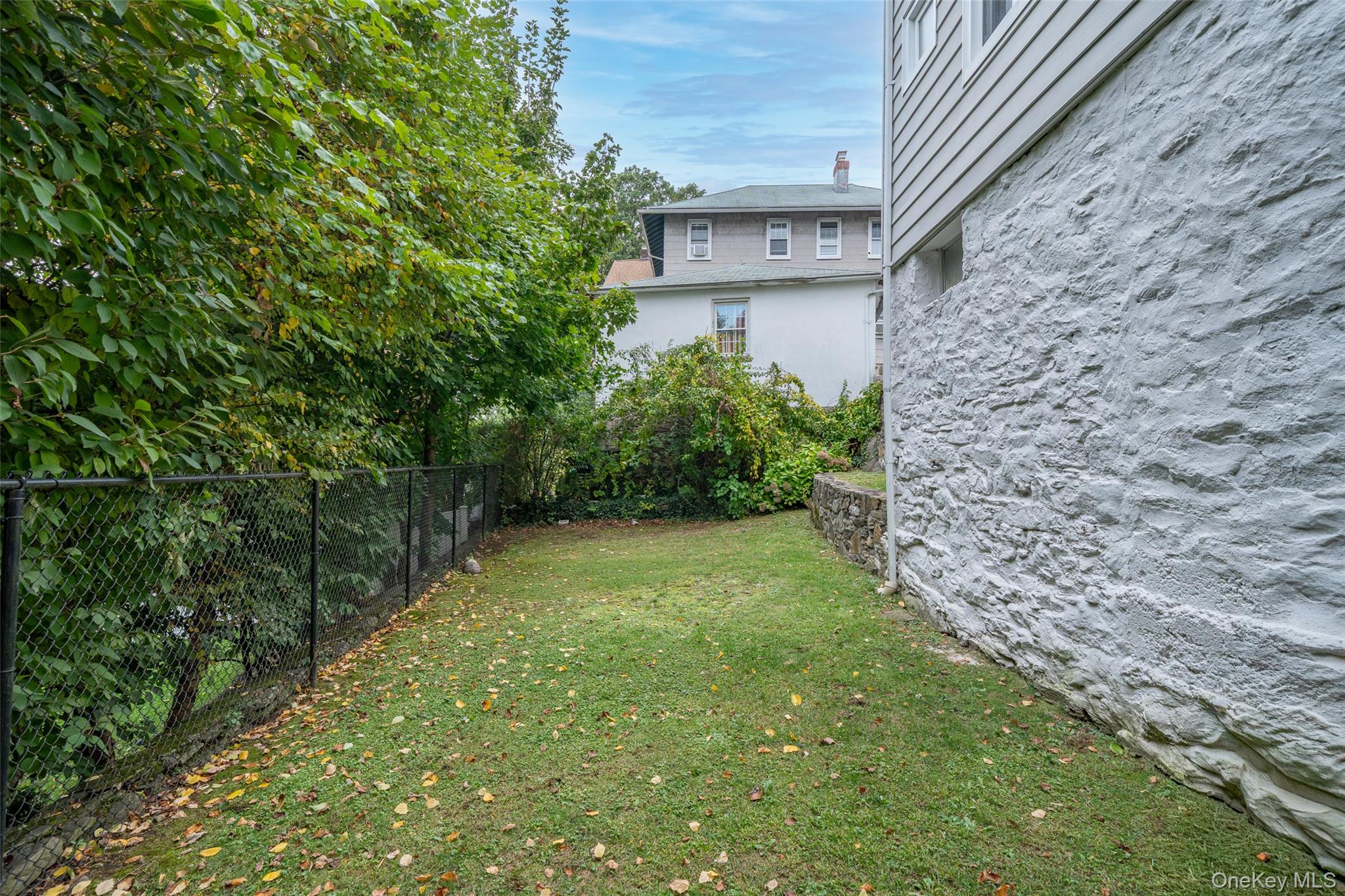 45 Chestnut Street Tuckahoe, NY 10707 - Photo 22 of 27 View of yard
