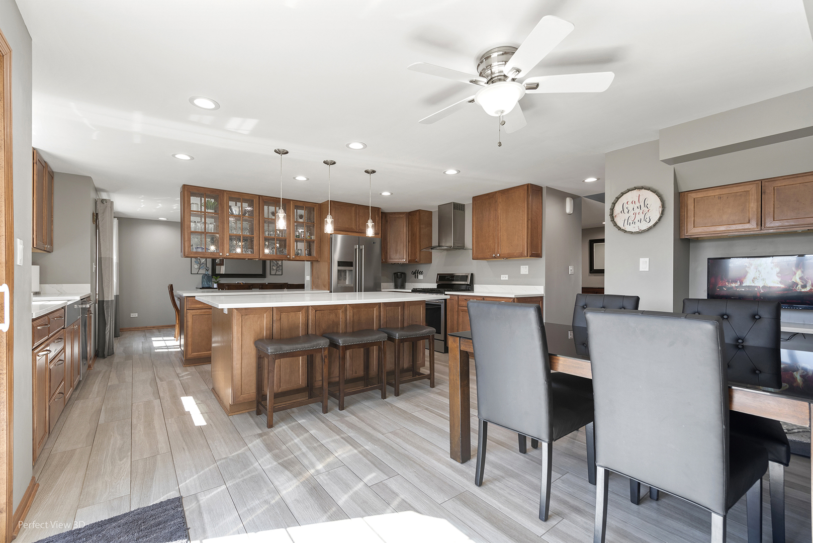 317 Mashpee Lane Schaumburg, IL 60169 - Photo 8 of 26