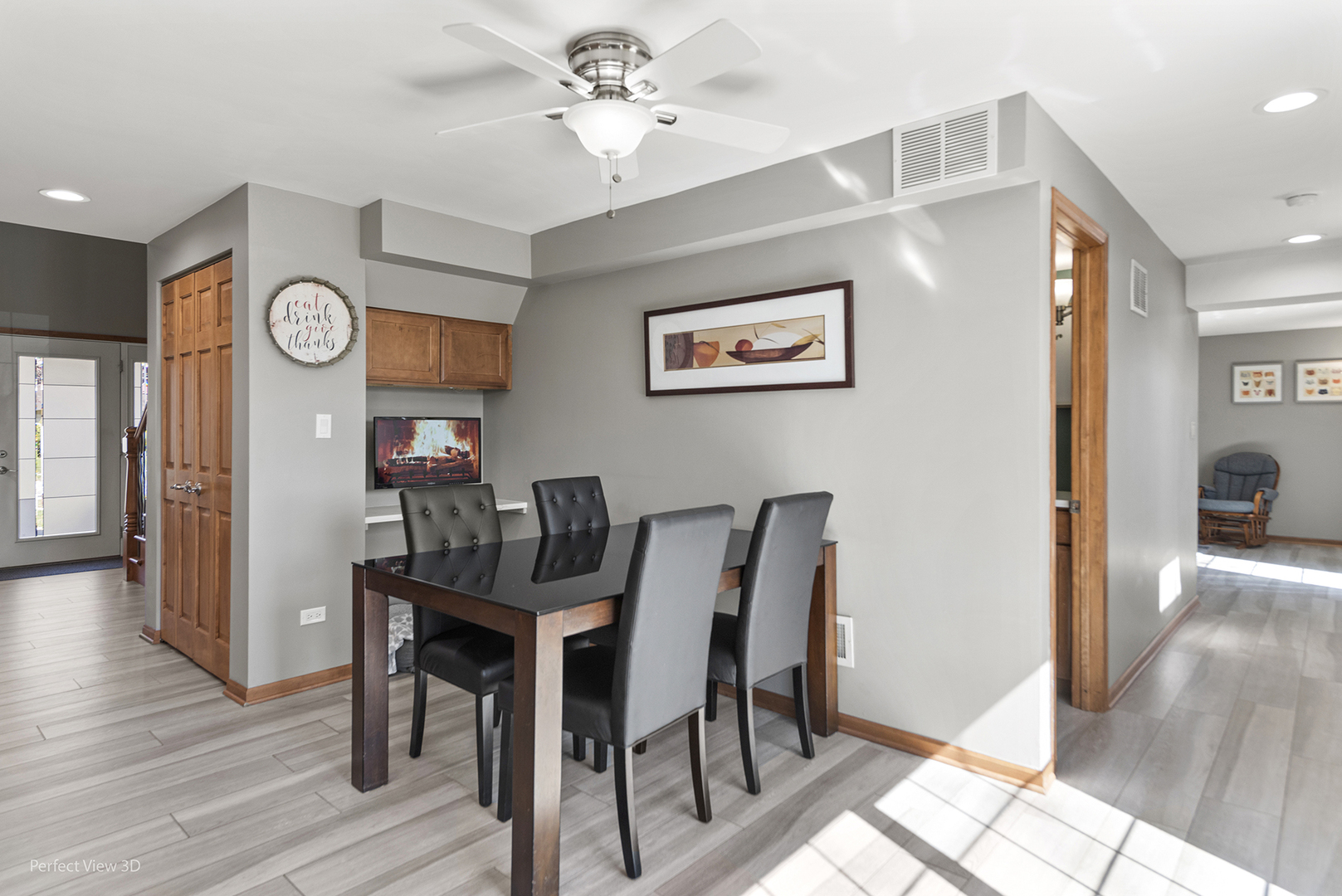 317 Mashpee Lane Schaumburg, IL 60169 - Photo 10 of 26