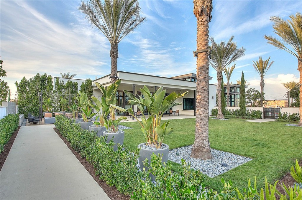 28 Remy Lane Montebello, CA 90640 - Photo 48 of 68 a view of a garden