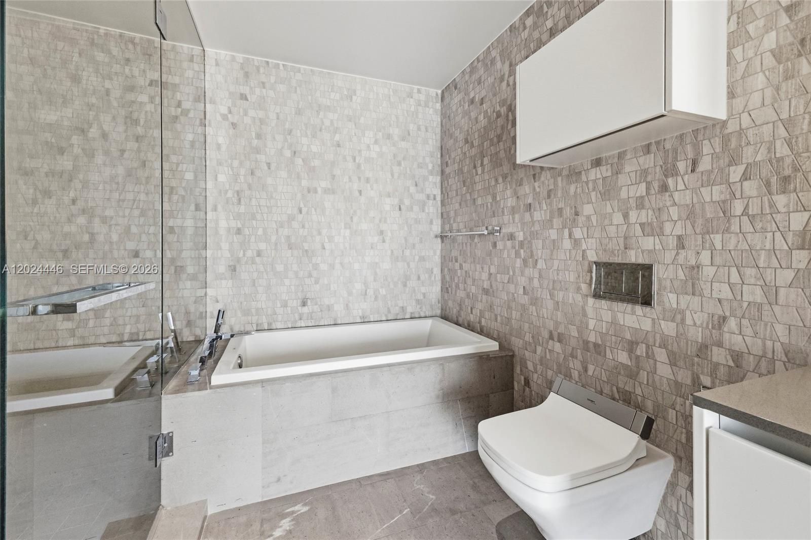 88 Southwest 7th Street, Unit 2008 Miami, FL 33130 - Photo 19 of 47