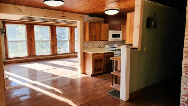 $425,000 | 79 Lund Lane, Granby, VT 05840
