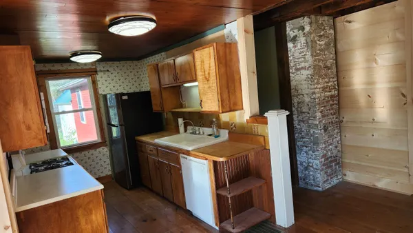 $425,000 | 79 Lund Lane, Granby, VT 05840