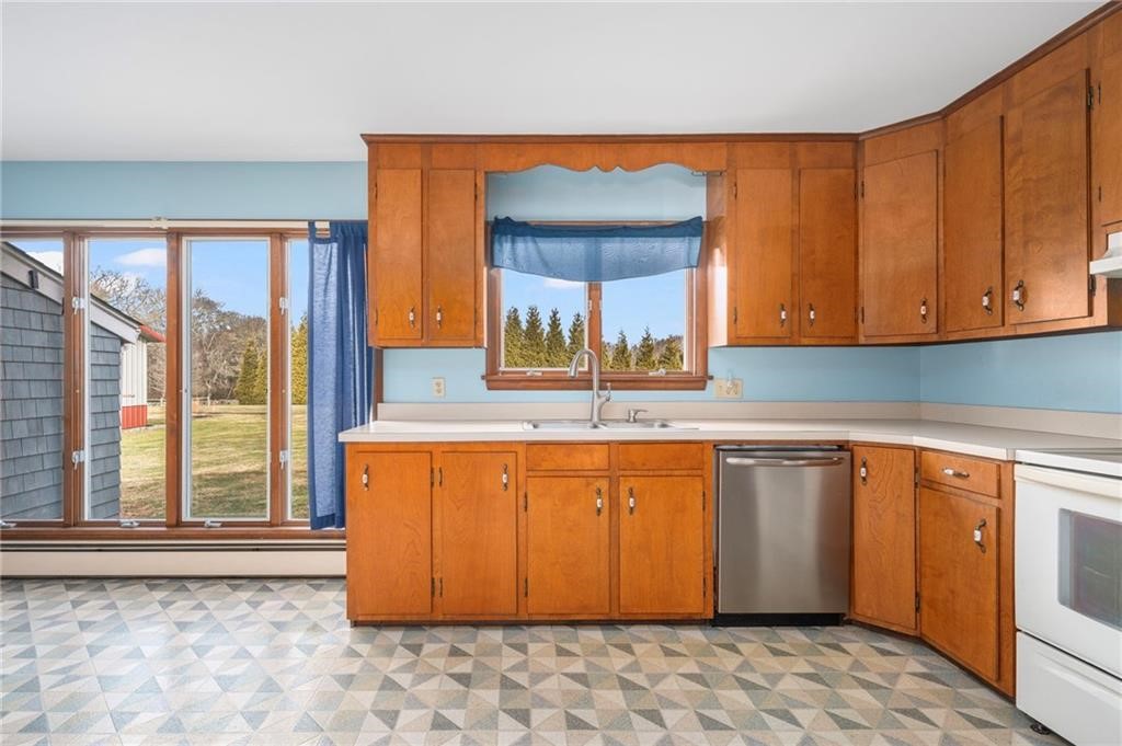 141 Peckham Road Little Compton, RI 02837 - Photo 17 of 50