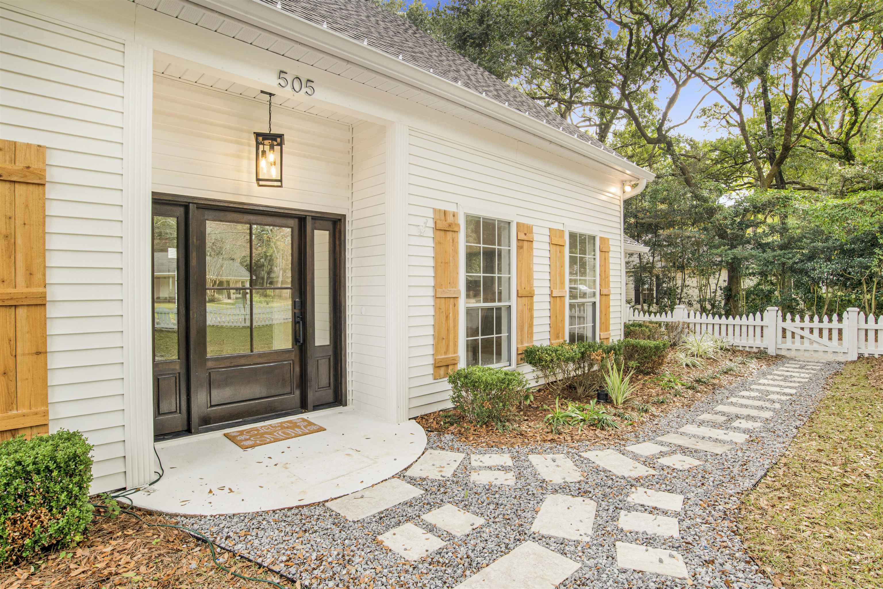 505 Dyson Street Fairhope, AL 36532 - Photo 4 of 50 Entry