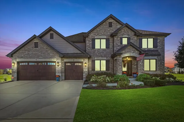 a view of outdoor space and garden