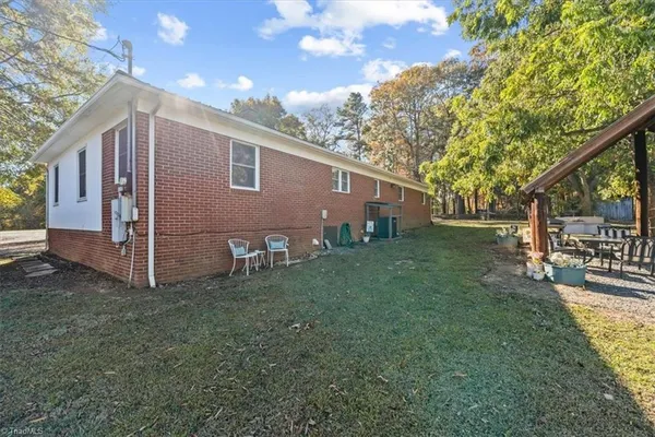 $325,000 | 612 Reeder Road, Seagrove, NC 27341