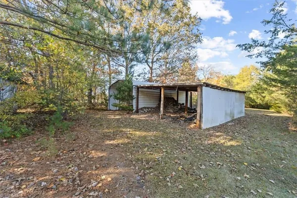 $325,000 | 612 Reeder Road, Seagrove, NC 27341